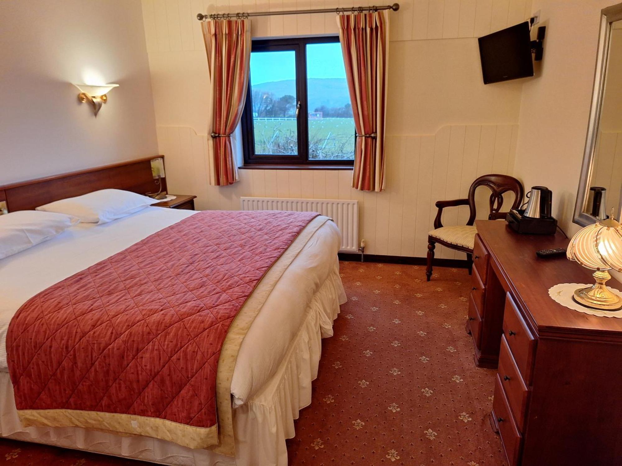 Corthna Lodge Schull ภายนอก รูปภาพ